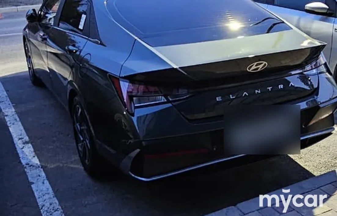Hyundai Elantra 2024