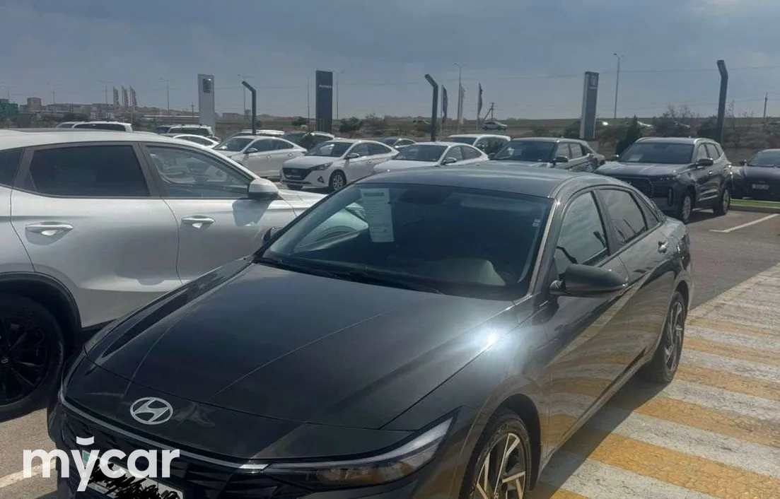 Hyundai Elantra 2025