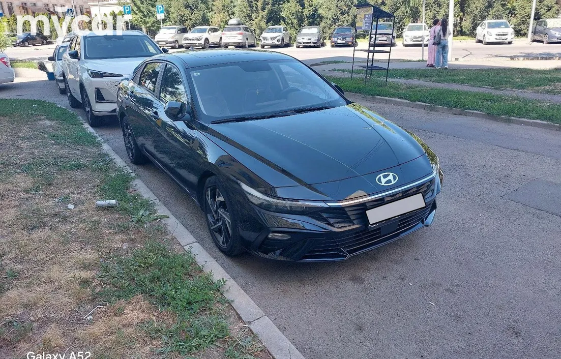 Hyundai Elantra 2024