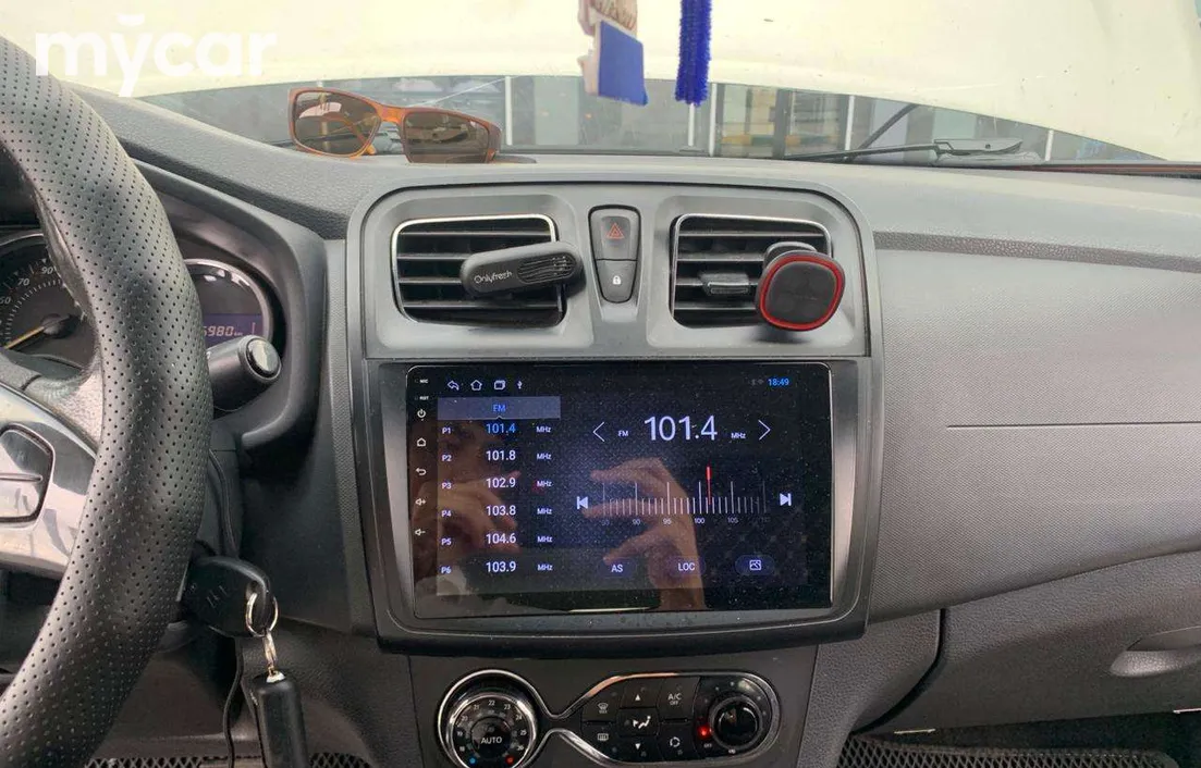 Renault Sandero 2015
