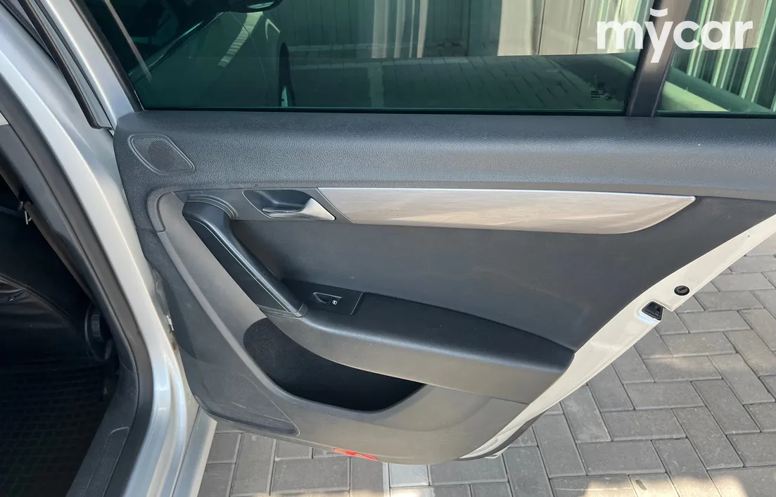 Volkswagen Passat 2011