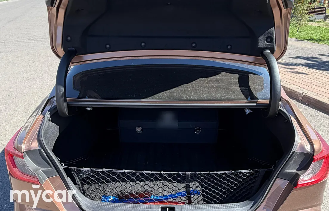 Toyota Camry 2025