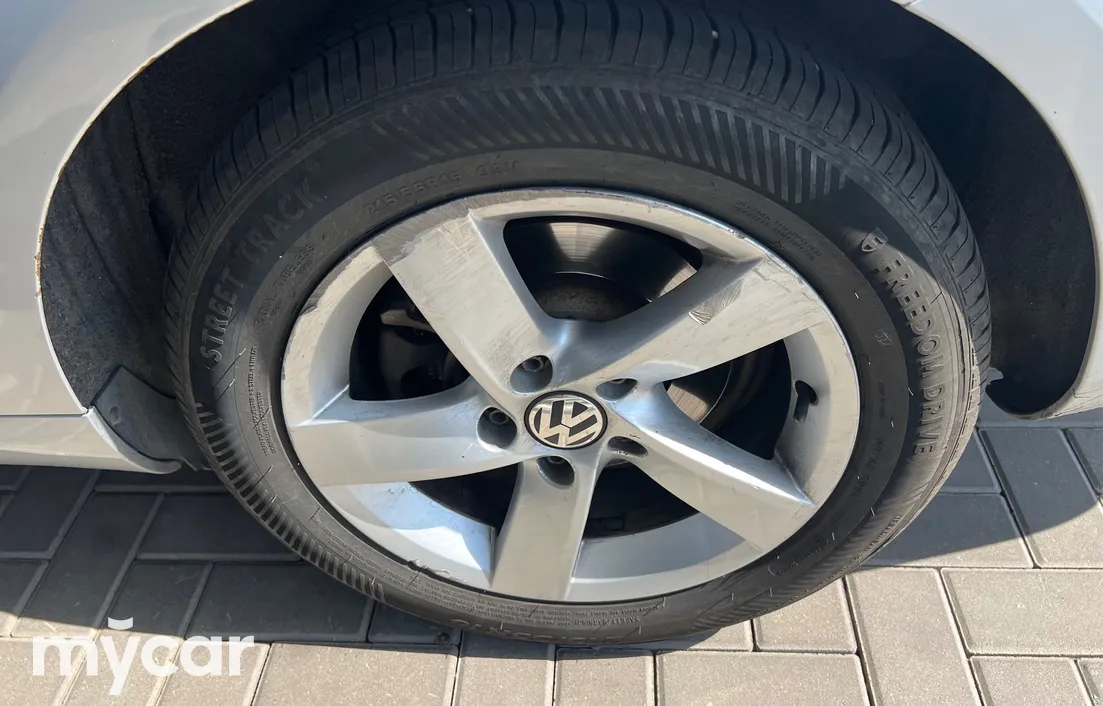 Volkswagen Passat 2011