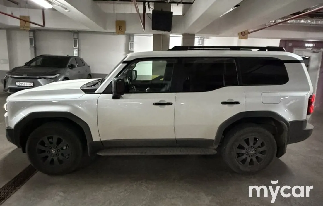Toyota Land Cruiser Prado 2023