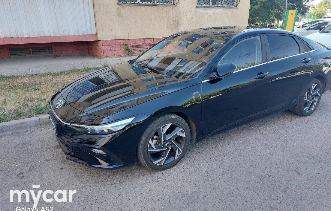 Hyundai Elantra 2024