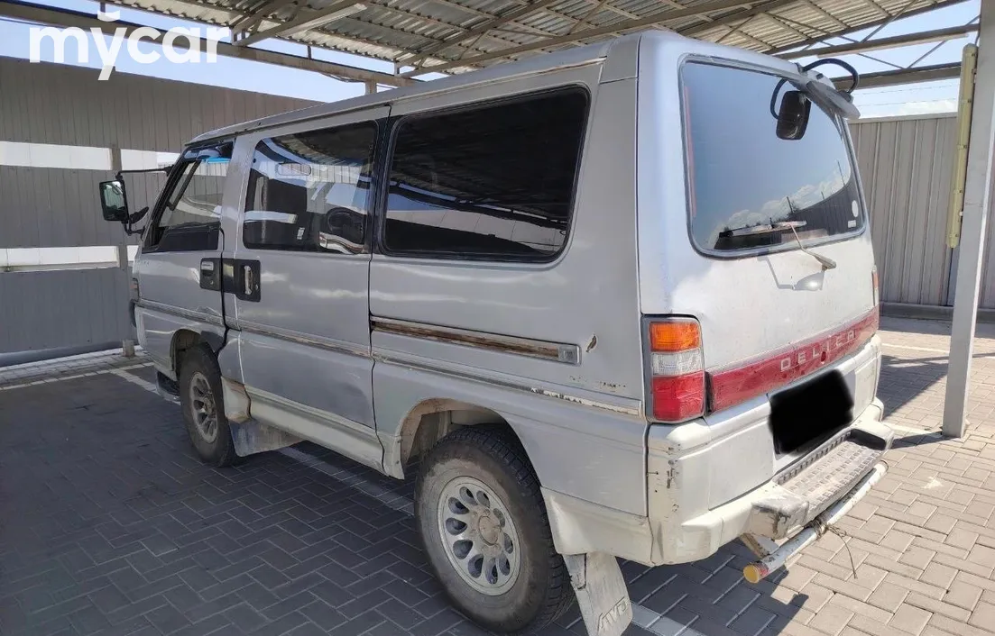 Mitsubishi Delica 1994