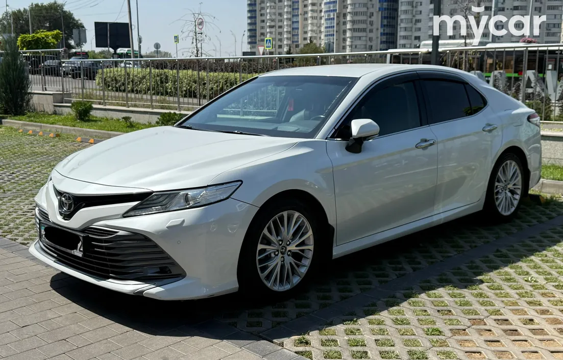 Toyota Camry 2019