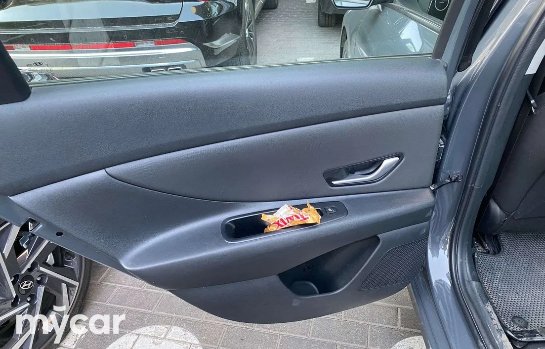 Hyundai Elantra 2024