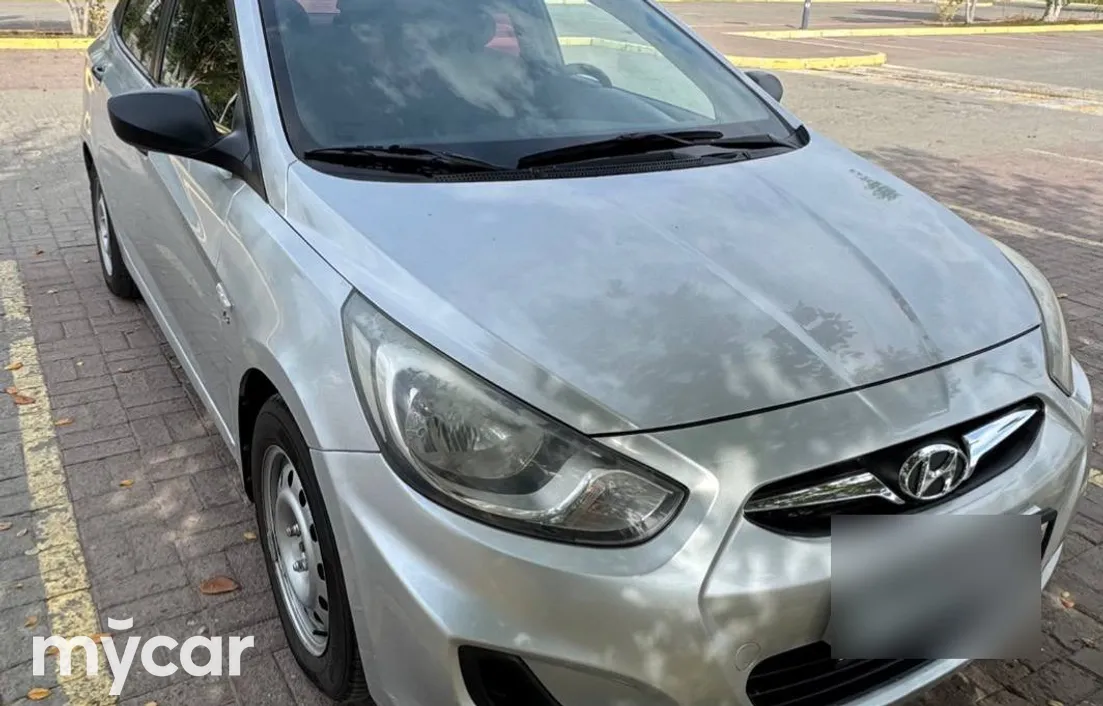 Hyundai Accent 2011