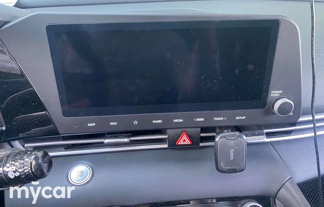 Hyundai Elantra 2024