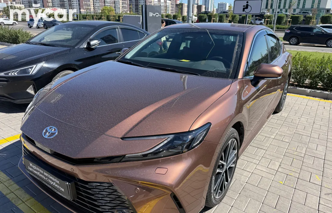 Toyota Camry 2025