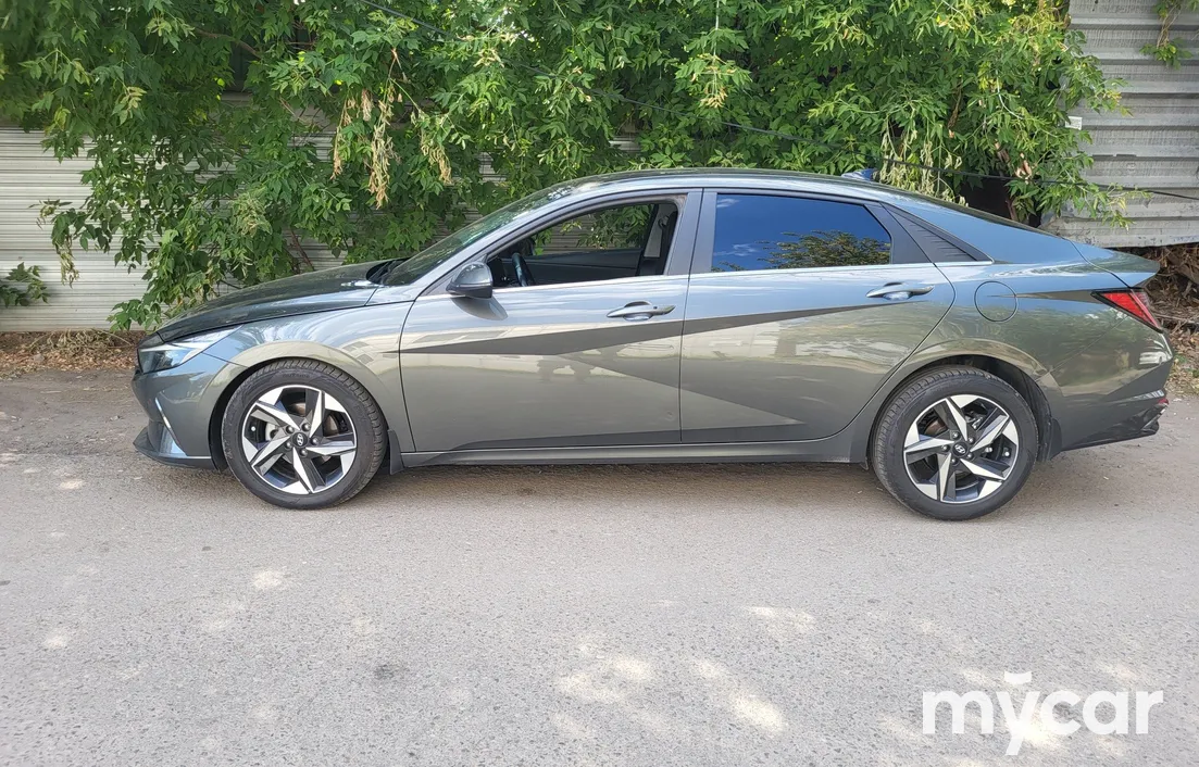 Hyundai Elantra 2023