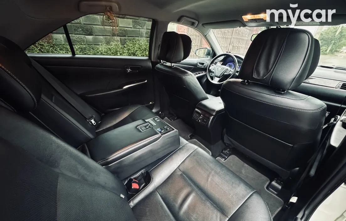 Toyota Camry 2016