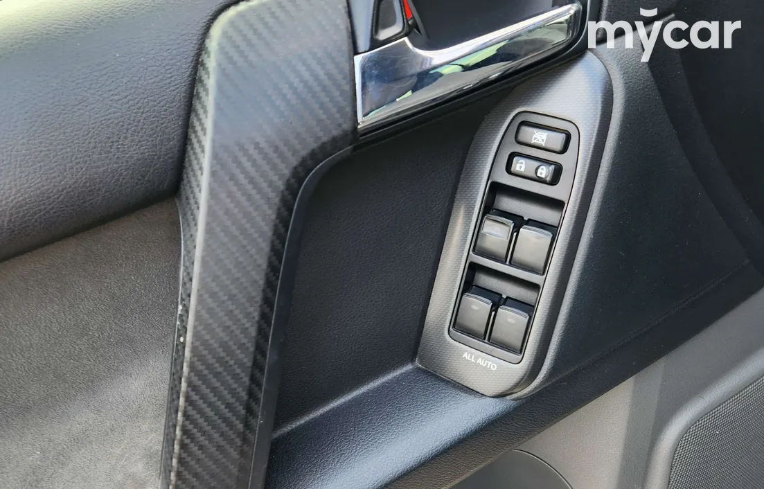 Toyota Land Cruiser Prado 2013