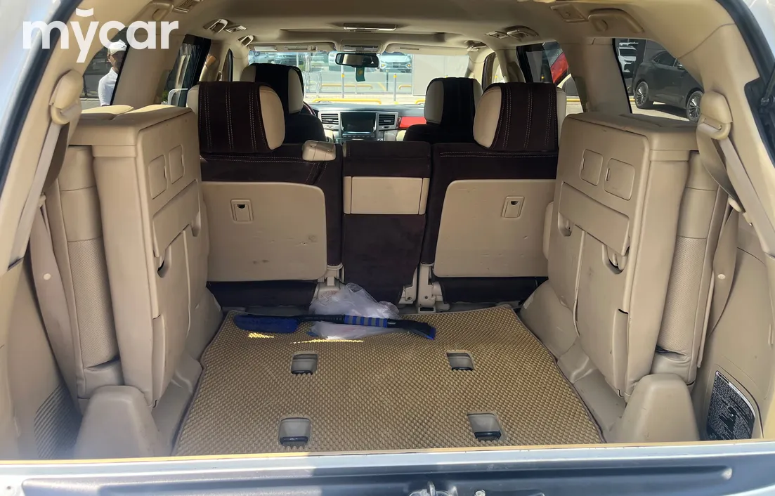 Lexus LX 2010