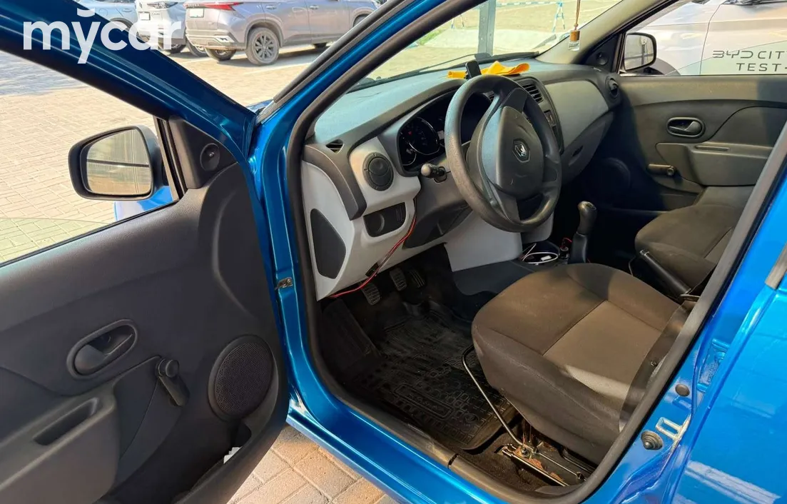 Renault Sandero 2015
