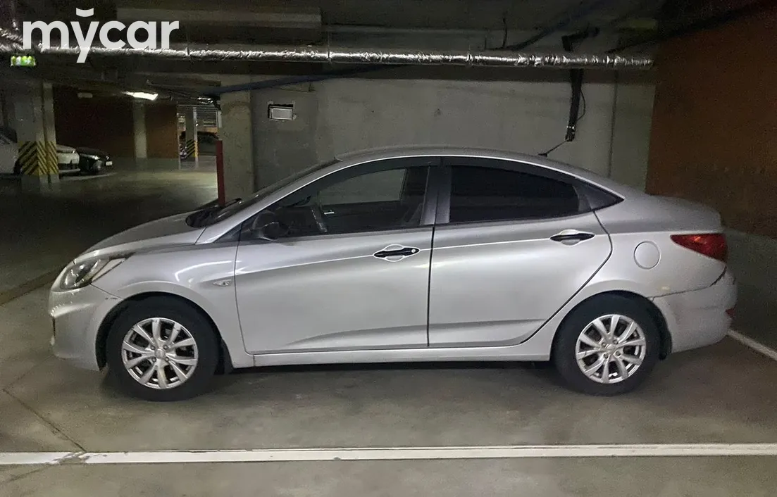 Hyundai Accent 2012