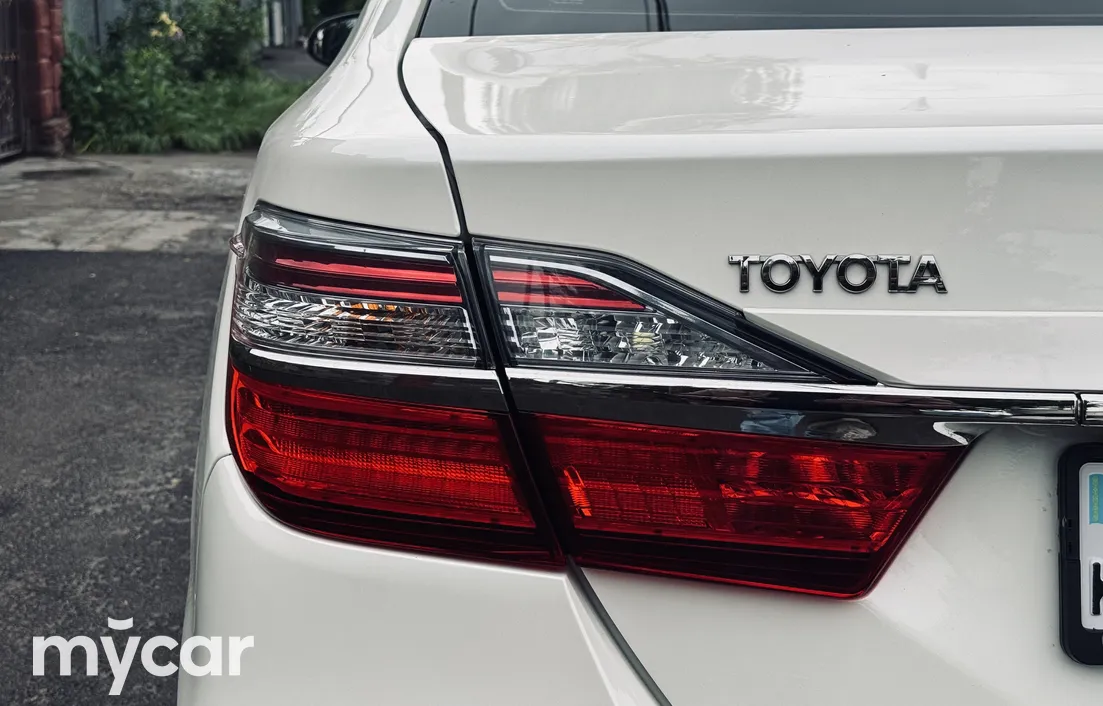 Toyota Camry 2016