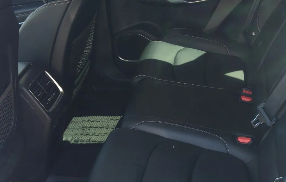 Geely Azkarra 2023