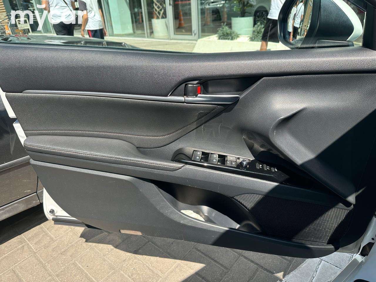 Toyota Camry 2019