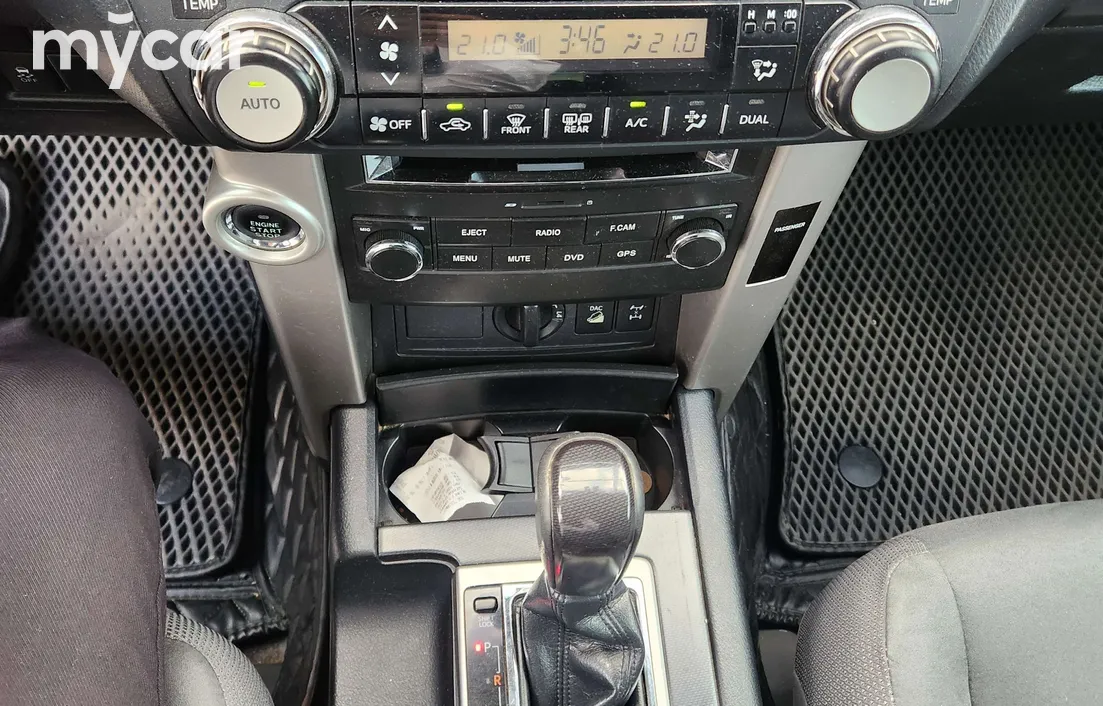 Toyota Land Cruiser Prado 2013