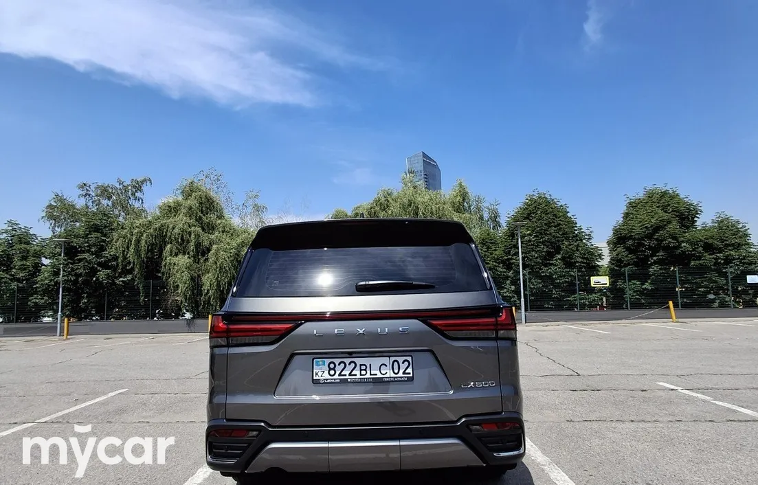 Lexus LX 2025
