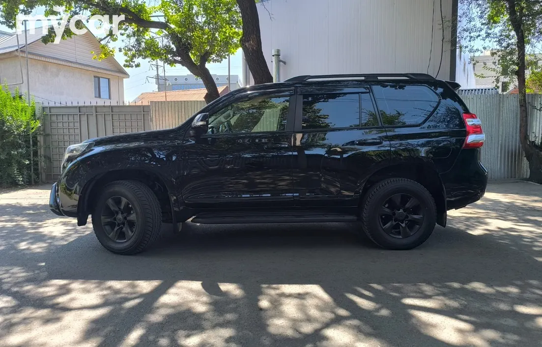 Toyota Land Cruiser Prado 2013