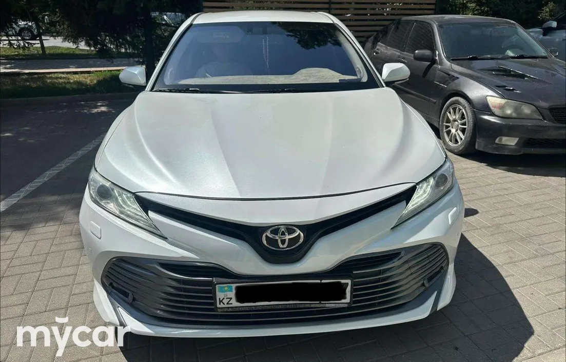 Toyota Camry 2019