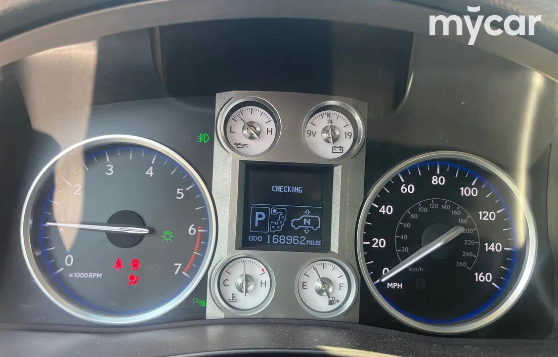 Lexus LX 2010