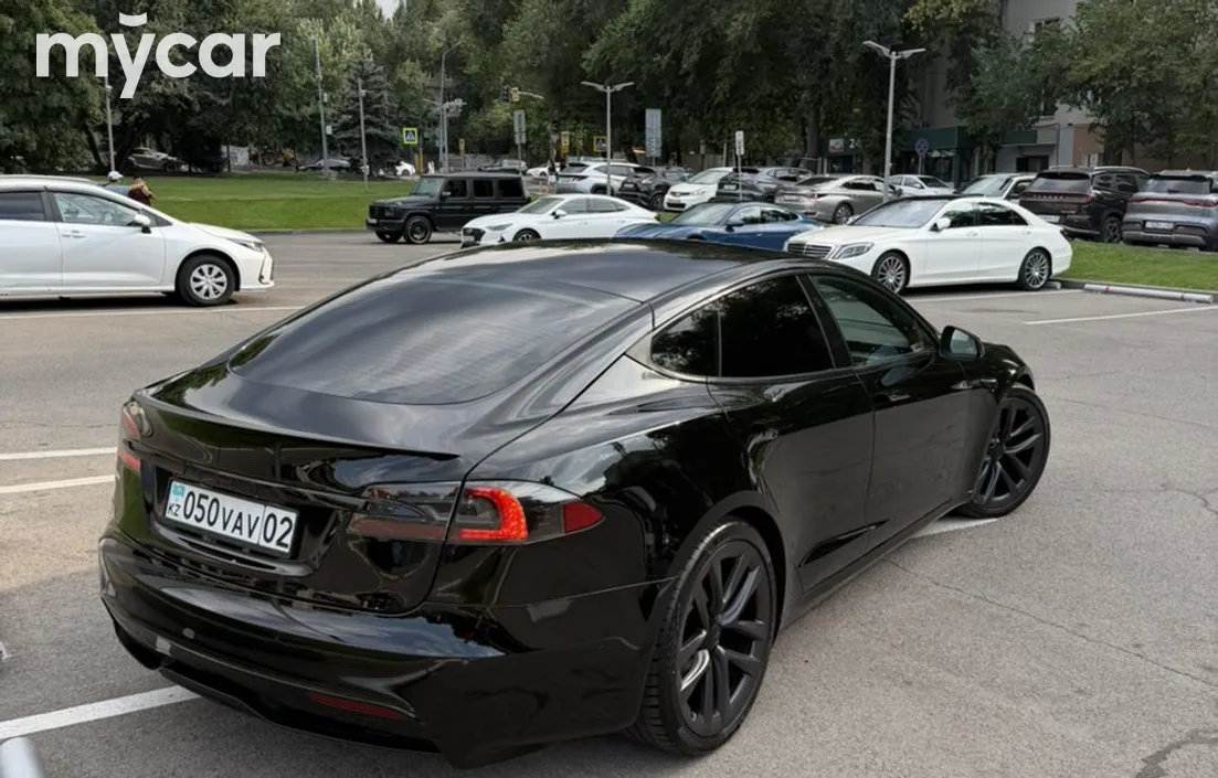 Tesla Model S 2021