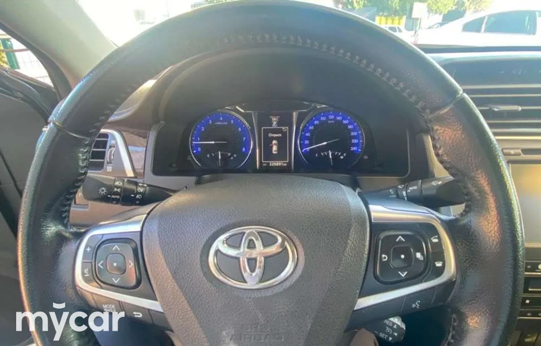 Toyota Camry 2015