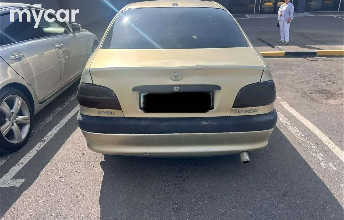 Toyota Avensis 2001