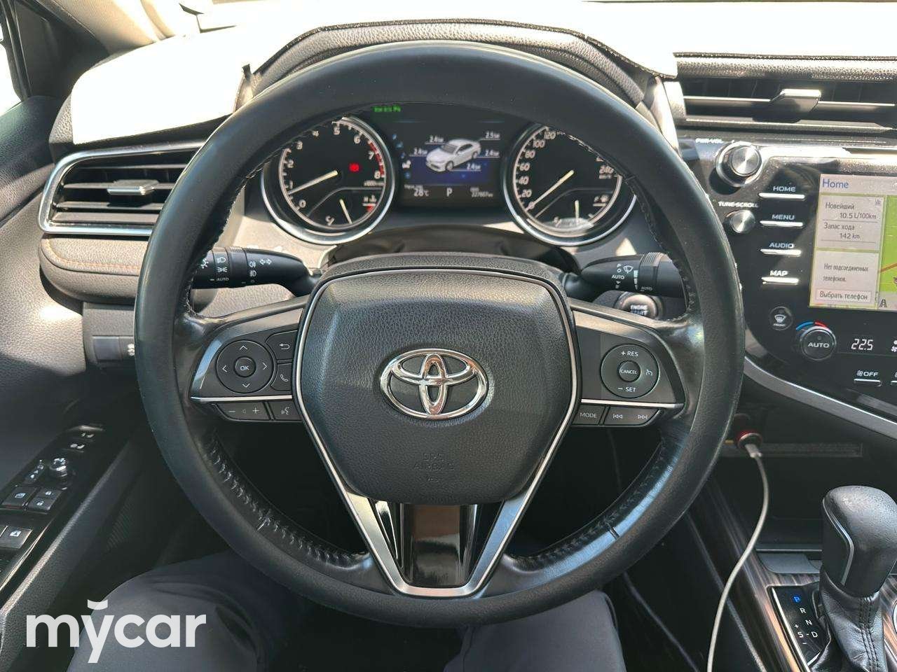 Toyota Camry 2019