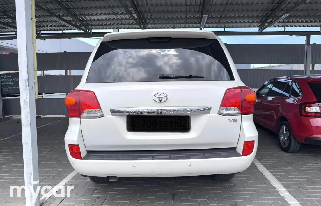 Toyota Land Cruiser 2014