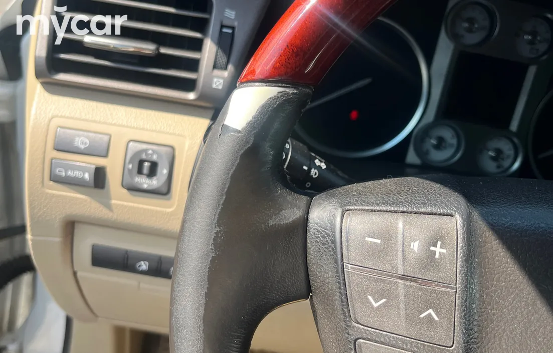 Lexus LX 2010