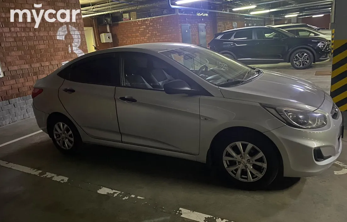Hyundai Accent 2012