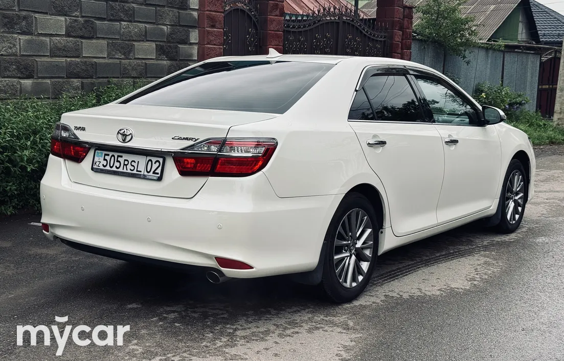 Toyota Camry 2016