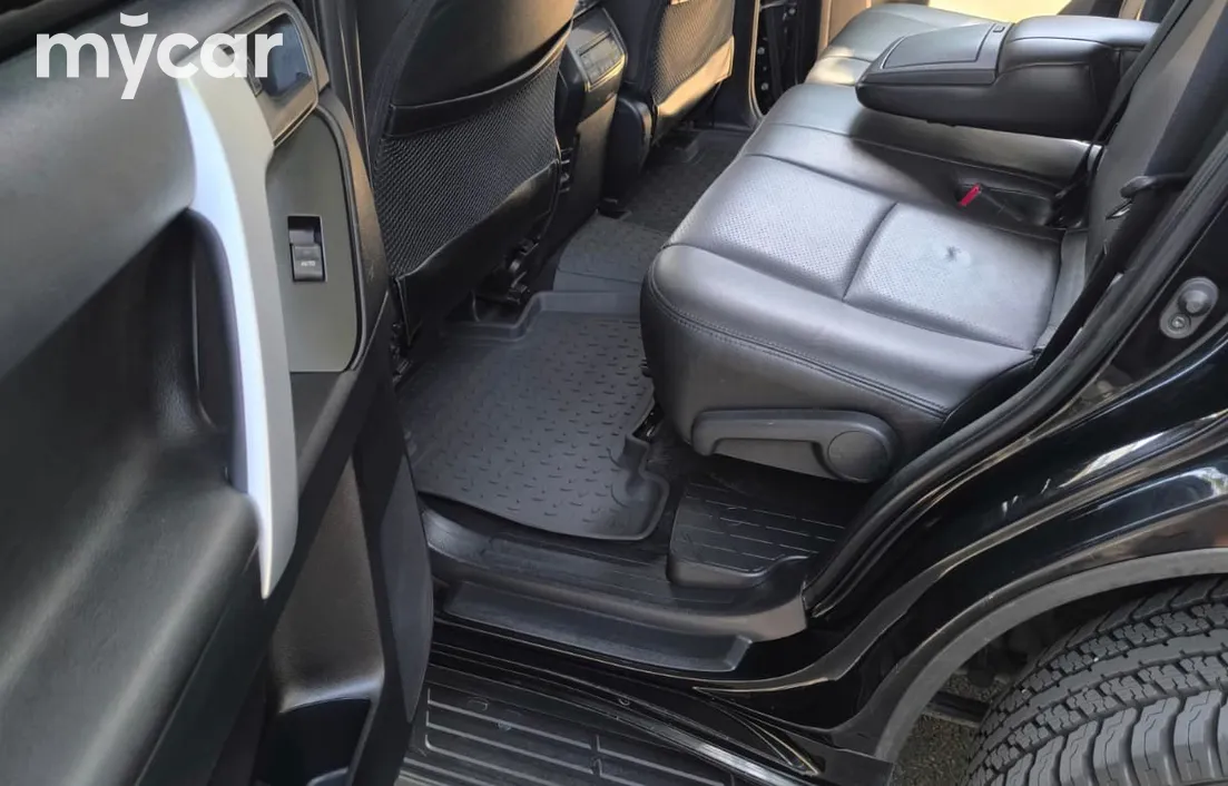 Toyota Land Cruiser Prado 2013