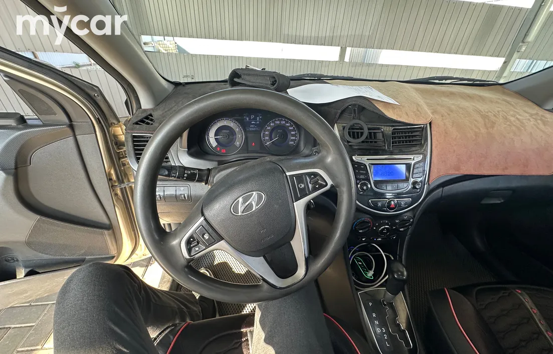 Hyundai Accent 2014