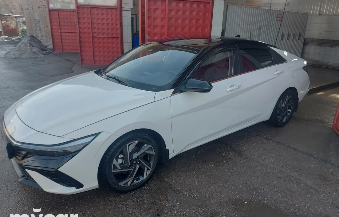 Hyundai Elantra 2023