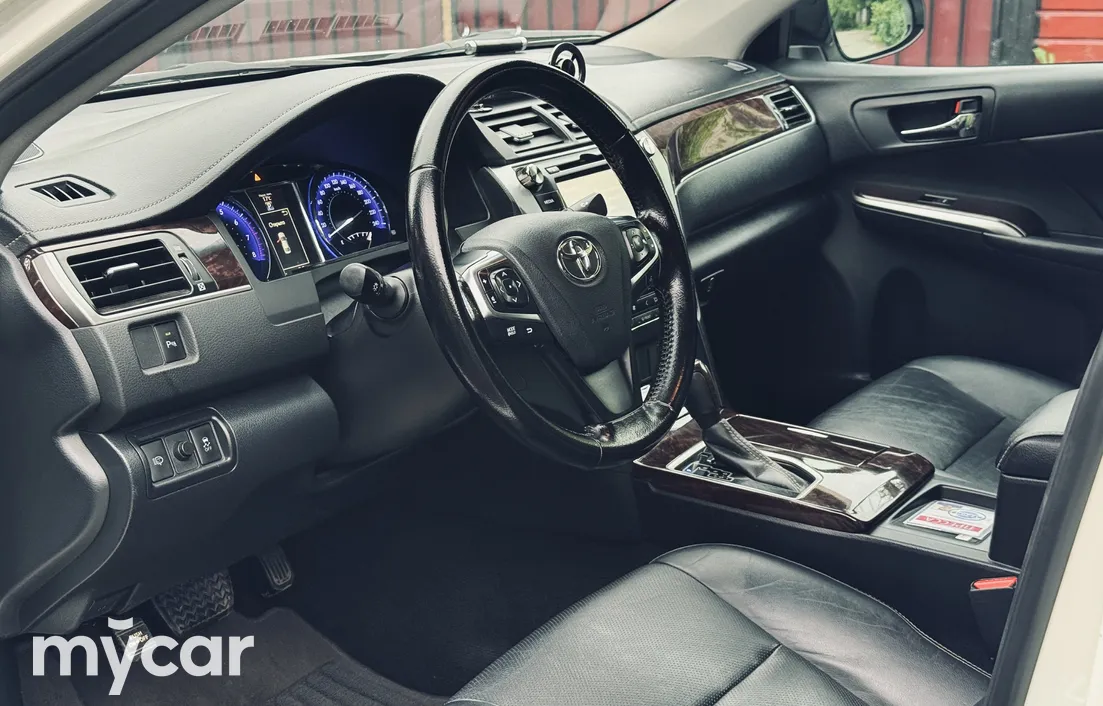 Toyota Camry 2016