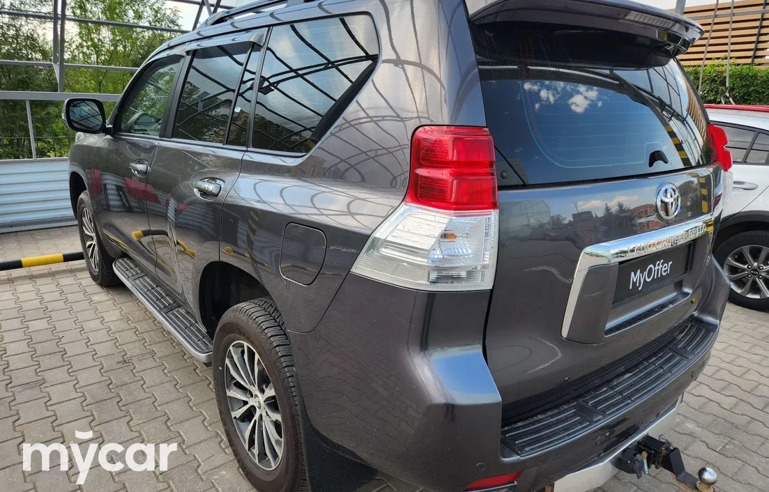 Toyota Land Cruiser Prado 2013