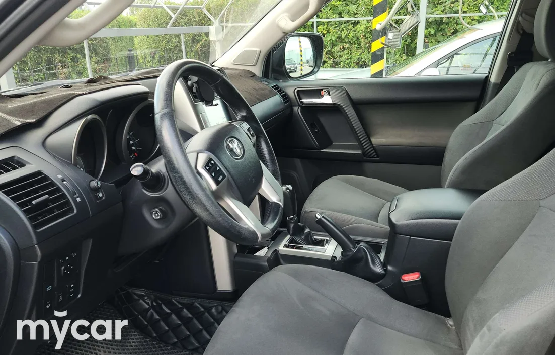 Toyota Land Cruiser Prado 2013
