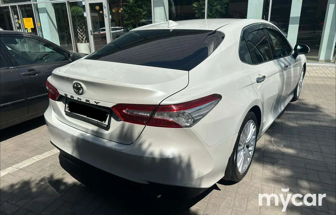 Toyota Camry 2019