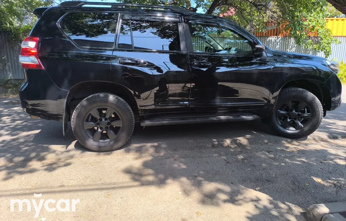 Toyota Land Cruiser Prado 2013