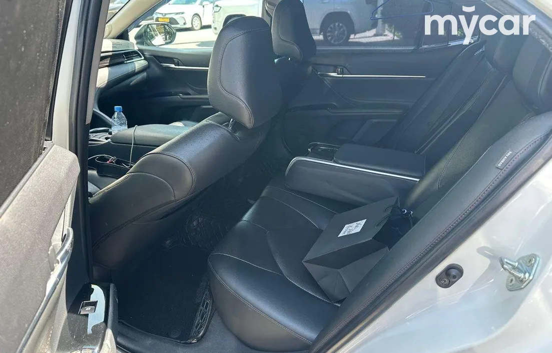 Toyota Camry 2019