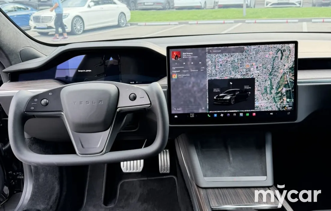 Tesla Model S 2021
