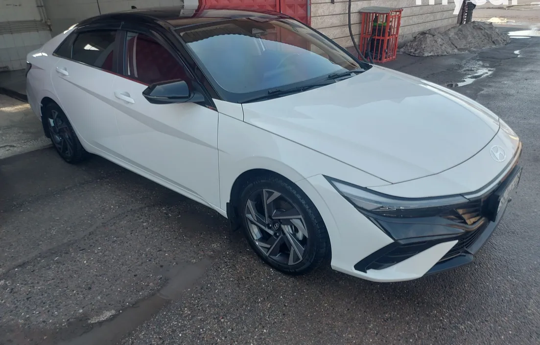 Hyundai Elantra 2023
