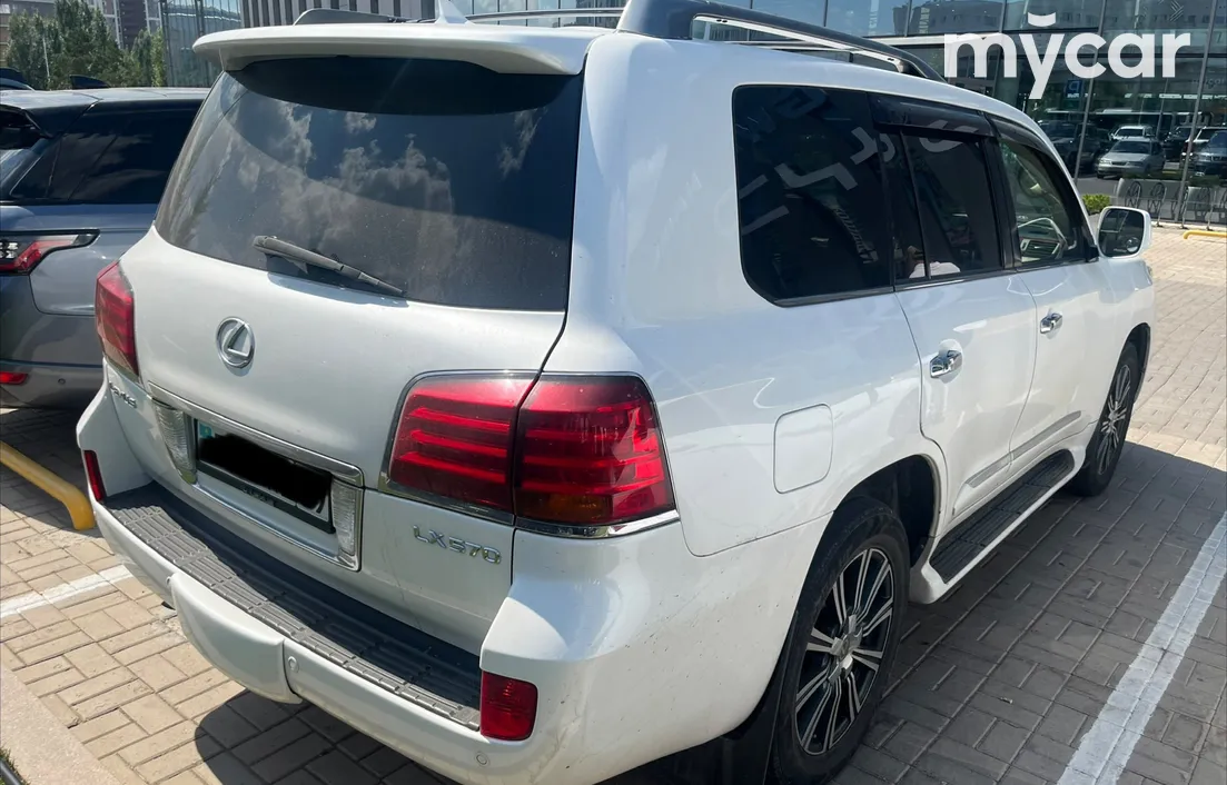 Lexus LX 2010