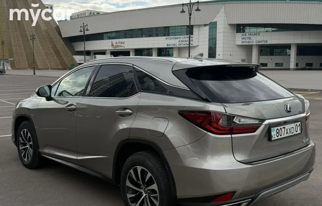 Lexus RX 2022